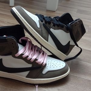 Travis Scott Jordan 1's high top Cactus Jack